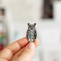 Great Horned Owl Enamel Pin, Bird Lapel Pin, Gray Nature Gift, Gifts for Her, Bird Watcher Accessori