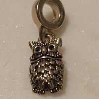 Vintage gold tone Owl charm.