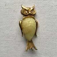 Vintage Owl Brooch Pin Rhinestone Eyes Gold Tone - Unmarked