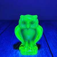 Yellow Topaz Vaseline Uranium Glass Owl Figurine Paperweight 3.25" - Glows!