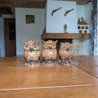 Hand Carved Wooden Owl Figurine: Rustic Swiss Decoration