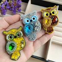 Colorful owl bead brooch, seed bead owl pin, tiny bird jewelry, crystal owl brooch, owl lover gift, 