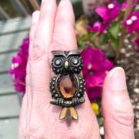Vintage Owl Ring Amber-colored Rhinestones Sparkle Antique-Brass-toned Midcentury 1960s/70s-Style Si