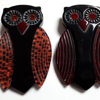OWL BROOCH JMP Jean Marie Poinot Paris hand carved acrylic red and black
