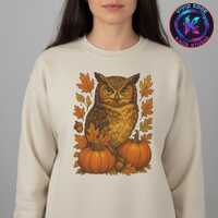 Vintage Autumn Owl Sweatshirt  Cozy Fall Pumpkin and Owl Graphic Crewneck for Halloween and Thanksgi