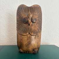 Cute vintage hand carved wood owl, with great attention to detail. Made in 1989.
