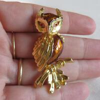 Vintage 90's quality owl brooch pin decorated with enamel and set with red crystals gold tone (2