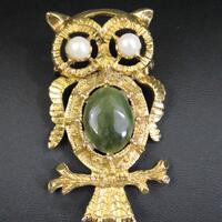 Vintage Owl Brooch Pendant, Antiqued Goldtone with Green Cabochon & Pearl Eyes
