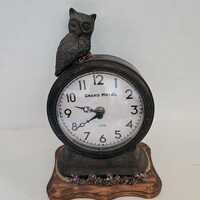 Mantel clock with owl