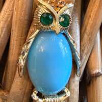 Vintage Brooch gold tone Owl