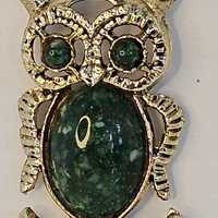 Vintage Owl Gold tone Pendant necklace with Green Speckled stone belly and eyes