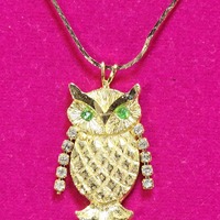 Vintage Gold Tone Owl Rhinestone Pendant Necklace