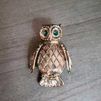 Owl Brooch with perfume