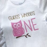 Guess Whoos One. Owl Birthday bodysuit. First Birthday onesie. smash cake bodysuit. Babys first birt