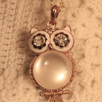 Delightful Sculpted Goldtone Hoot Owl Figural White Finish Rhinestone Pendant Necklace Animal Wildli