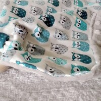 Doudou plat Hiboux bleu avec anneau de dentition coton et minky oekotex