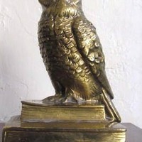 Vintage Brass Owl Paperweight: Mid-Century Collectible Display, 7"
