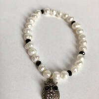 Black and White Pearl Owl Bracelet