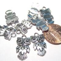 10pcs of Antique Silver Plated Owl Bird Charms Pendants(No.CM110)