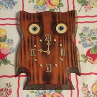 Super cute owl Wood Owl clock made in Japan Quartz working! Kitsch wall decor kitchen clock living r