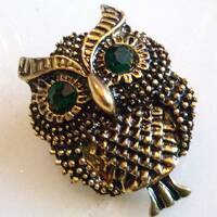 RHINESTONE OWL BROOCH! Wise Figural, Animal, Bird Motif Pin/Accessory! Radiant Green Crystal Eyes! F