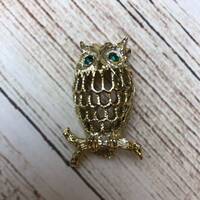 VTG Gerry's Signed Owl Brooch Pin w/ Green Rhinestone Eyes Gold Tone