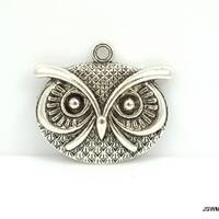 Large Oval Pewter Owl Head Pendants, Large Bord Owl Charms, Woodland Jewelry Component DIY