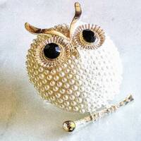 WHITE OWL BROOCH! Adorable! Wise Figural, Animal, Bird Motif Pin/Accessory! Radiant Shining Pearls! 