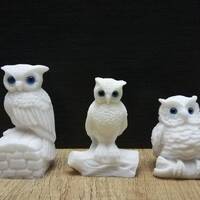 Owls Three Sizes L-7.9cm M-6.5cm S-5cm The Symbol of Wisdom and Prudence White Marble - Cast Alabast