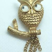 Vintage Avon gold tone fabulous brooch pin googly eyed owl signed AVON Super Sweet Animal Piece