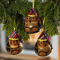 
							Holiday Owls, Dried Mate Gourd Owls Ornaments Wearing Hats (Set of 3)
						