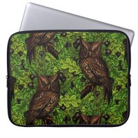 Owls in the oak tree, green and brown laptop sleeve