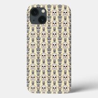 Adorable Owls Pattern on Light Yellow Background iPhone 13 Case