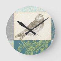 Grey Owl on Pattern Background Round Clock