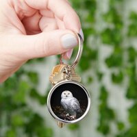 Majestic winter snowy owl keychain