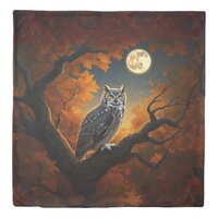 Great Horned Owl in Autumn Duvet Cover