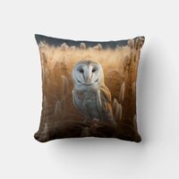 Barn Owl in field Throw Pillow